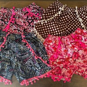4 pairs of Pom Pom Shorts   8460